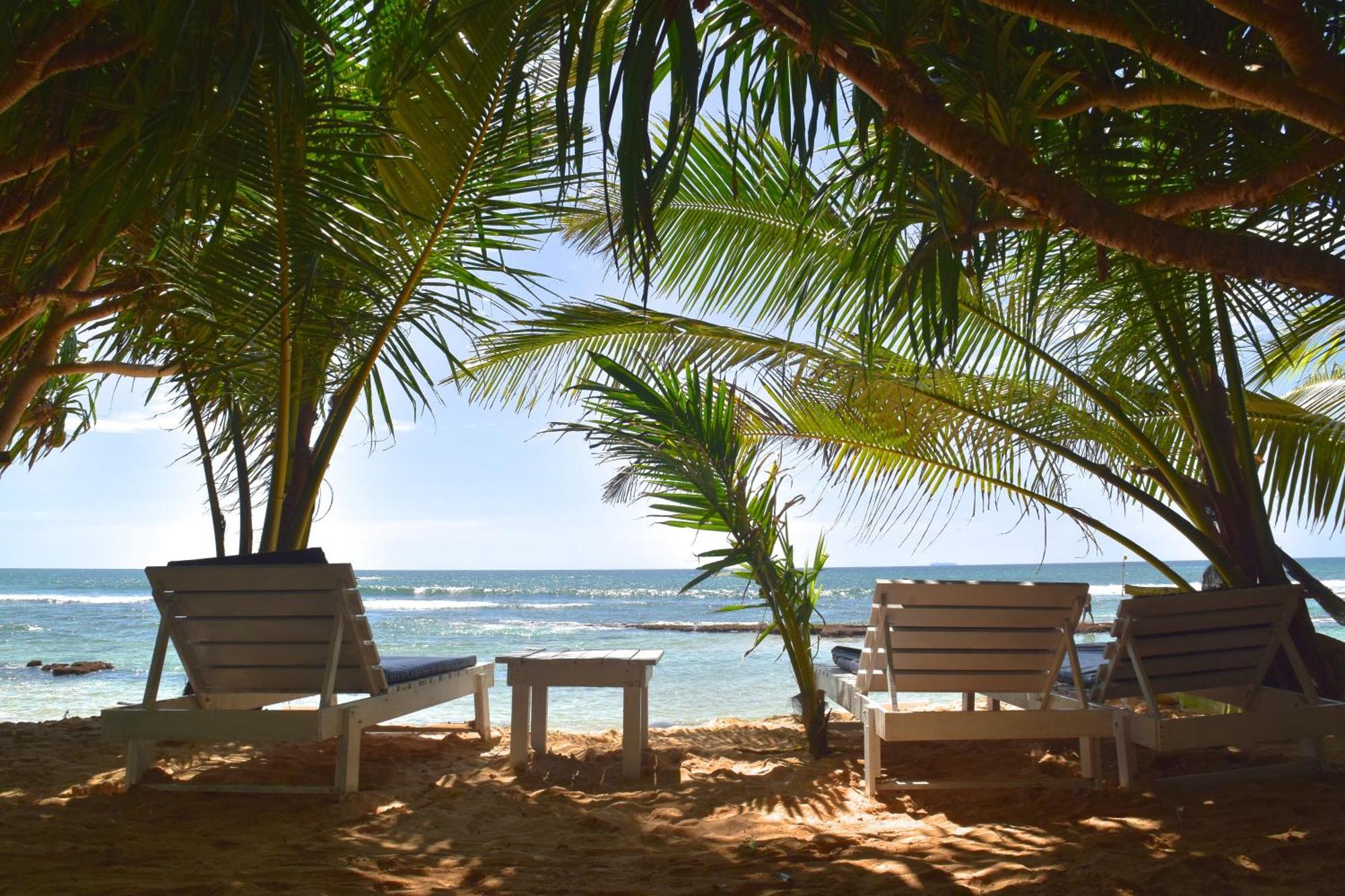 Beach Inns Holiday Resort Матара Экстерьер фото